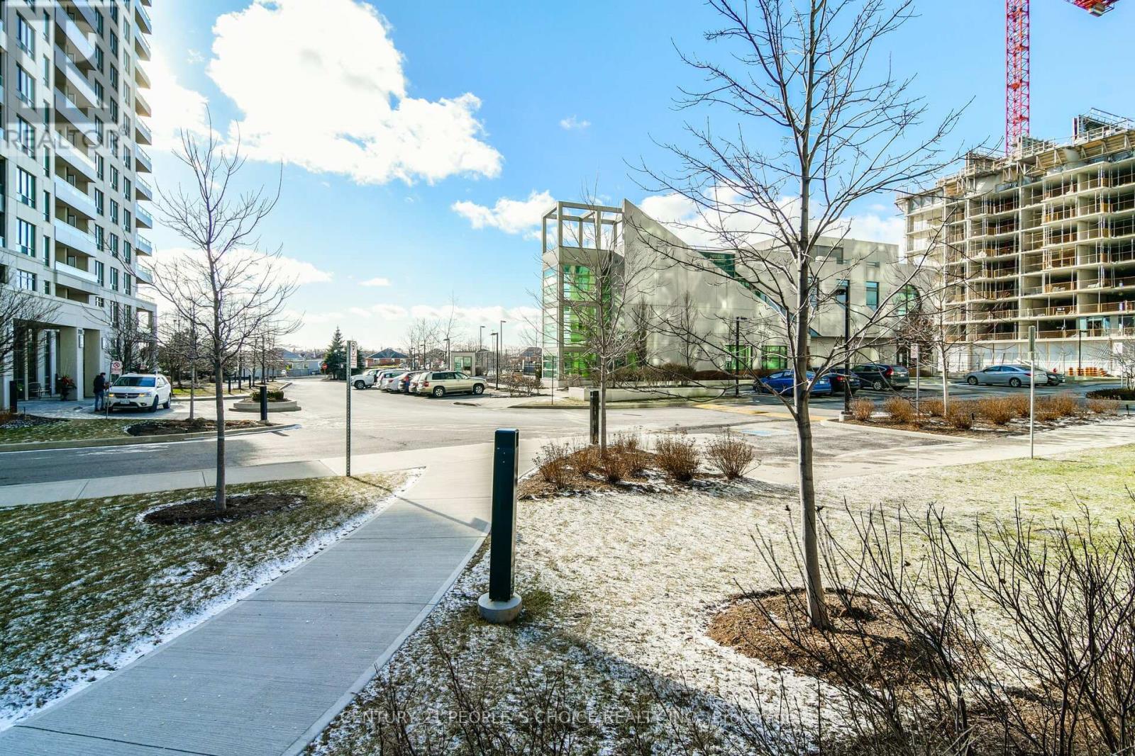 Photo 23 of 108 349 Rathburn Road W, Mississauga ON