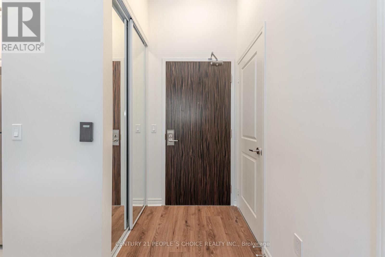 Photo 13 of 108 349 Rathburn Road W, Mississauga ON