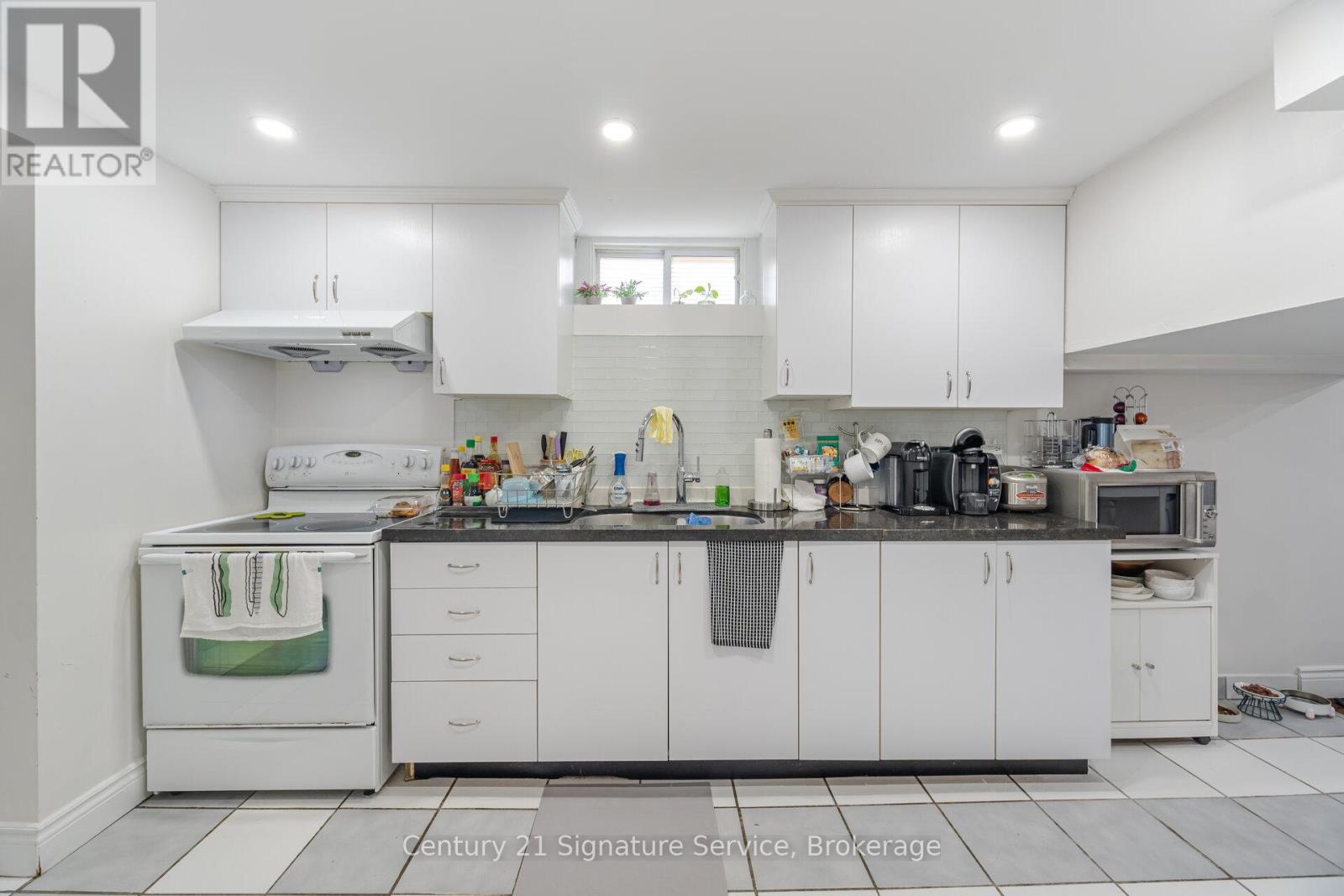 Photo 11 of Basement 3583 Ellengale Drive, Mississauga ON