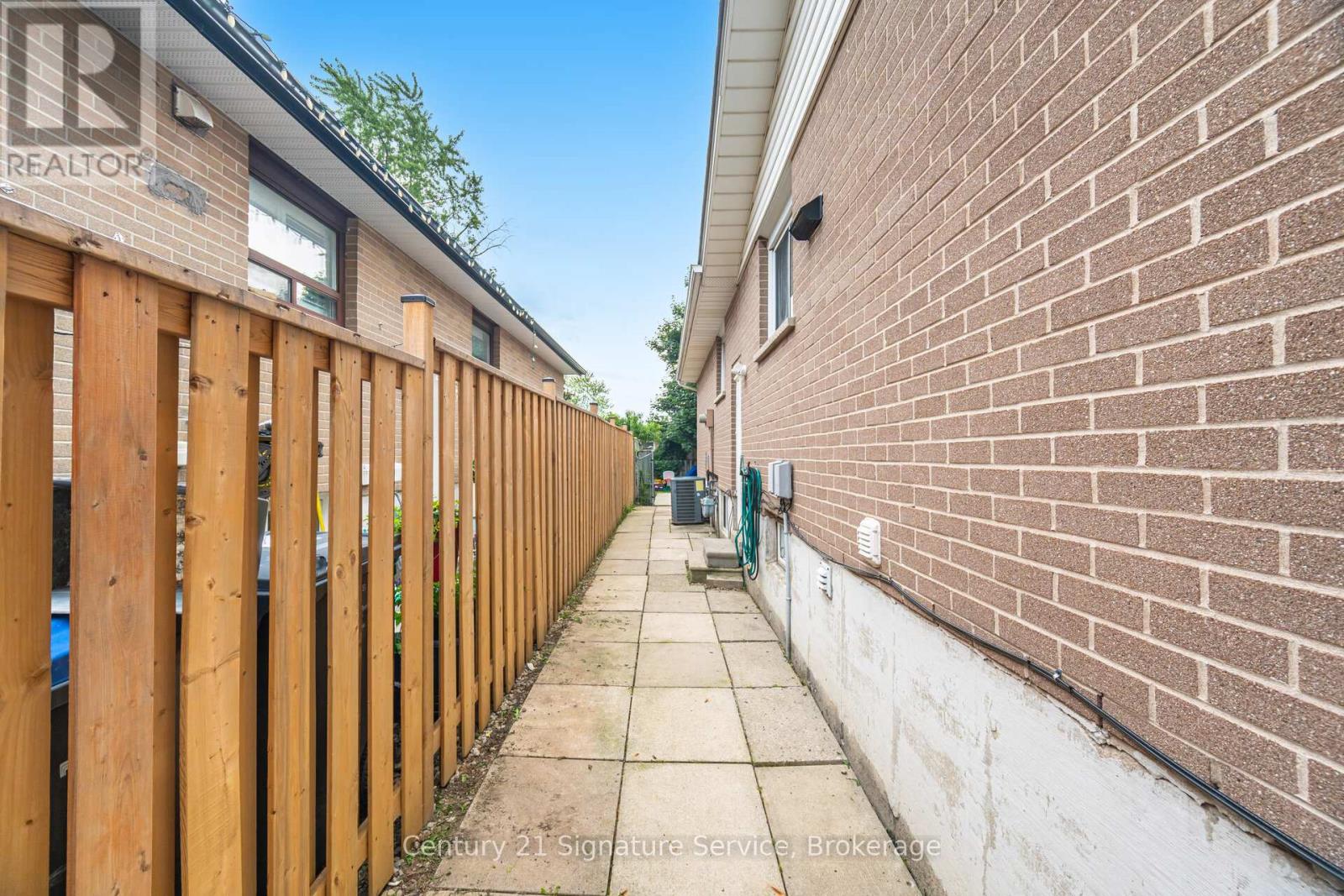 Photo 9 of Basement 3583 Ellengale Drive, Mississauga ON