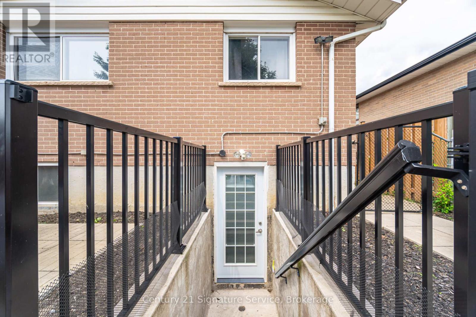 Photo 19 of Basement 3583 Ellengale Drive, Mississauga ON