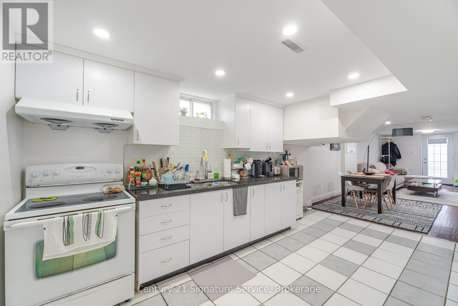 Photo 7 of Basement 3583 Ellengale Drive, Mississauga ON