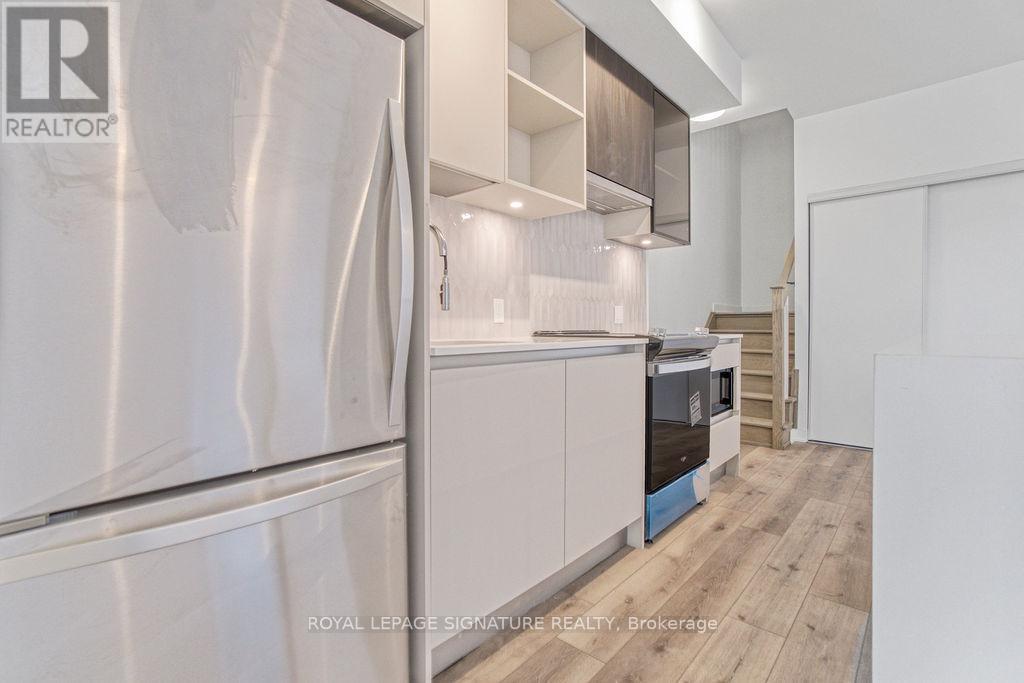 Photo 6 of 146 3025 Trailside Drive, Oakville ON