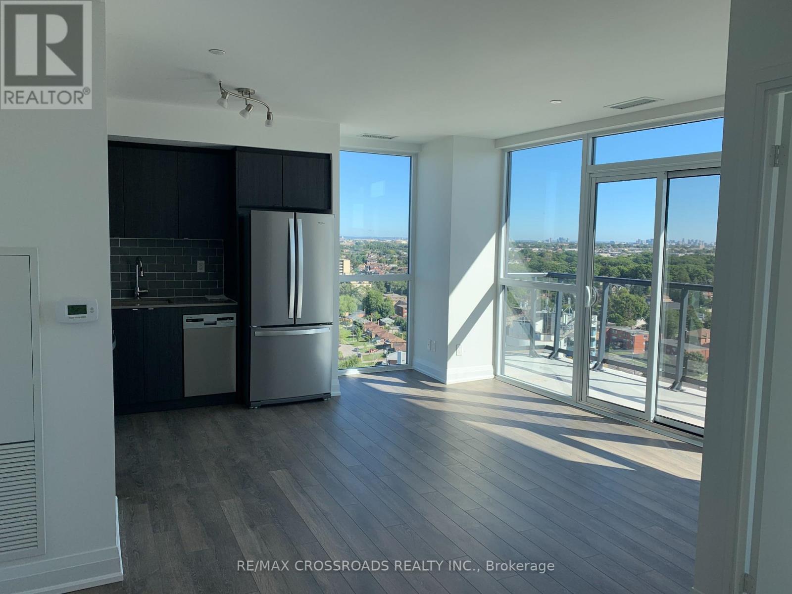 Photo 3 of 2104 1461 Lawrence Avenue W, Toronto ON