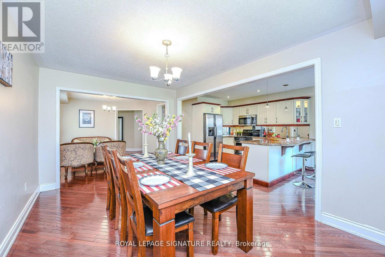 Photo 46 of 2547 Raglan Court, Mississauga ON