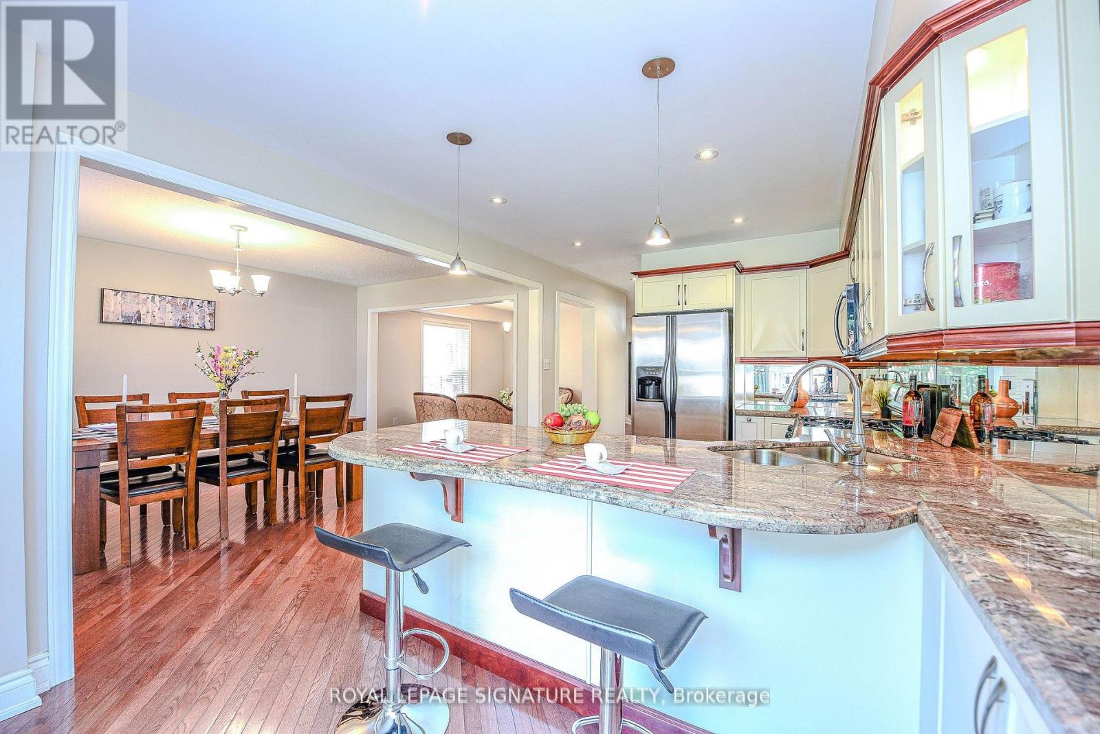 Photo 41 of 2547 Raglan Court, Mississauga ON