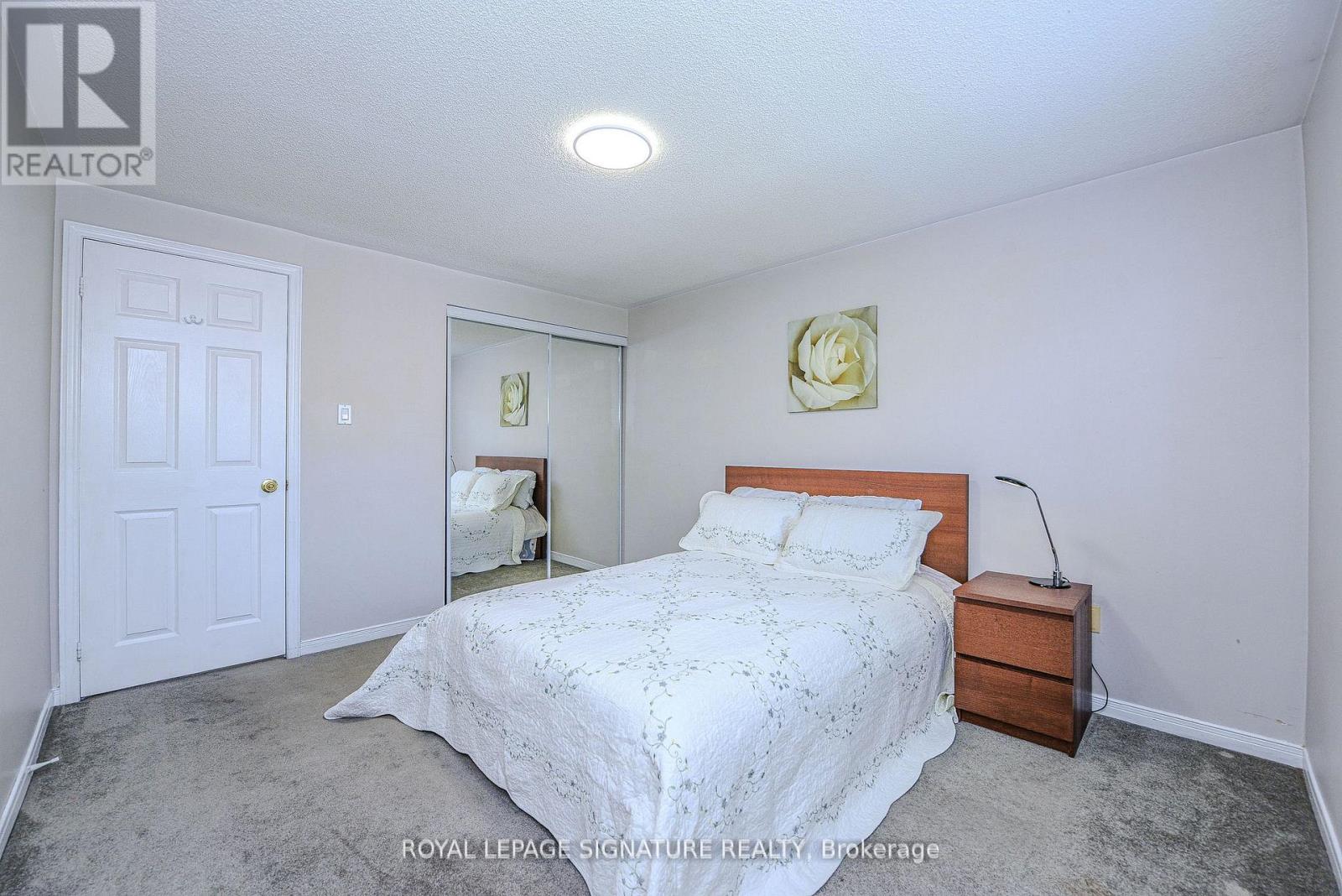 Photo 26 of 2547 Raglan Court, Mississauga ON