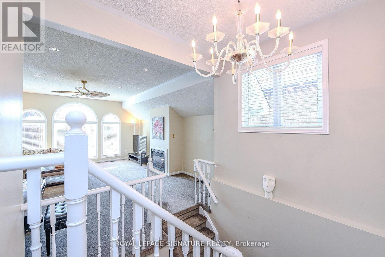 Photo 27 of 2547 Raglan Court, Mississauga ON