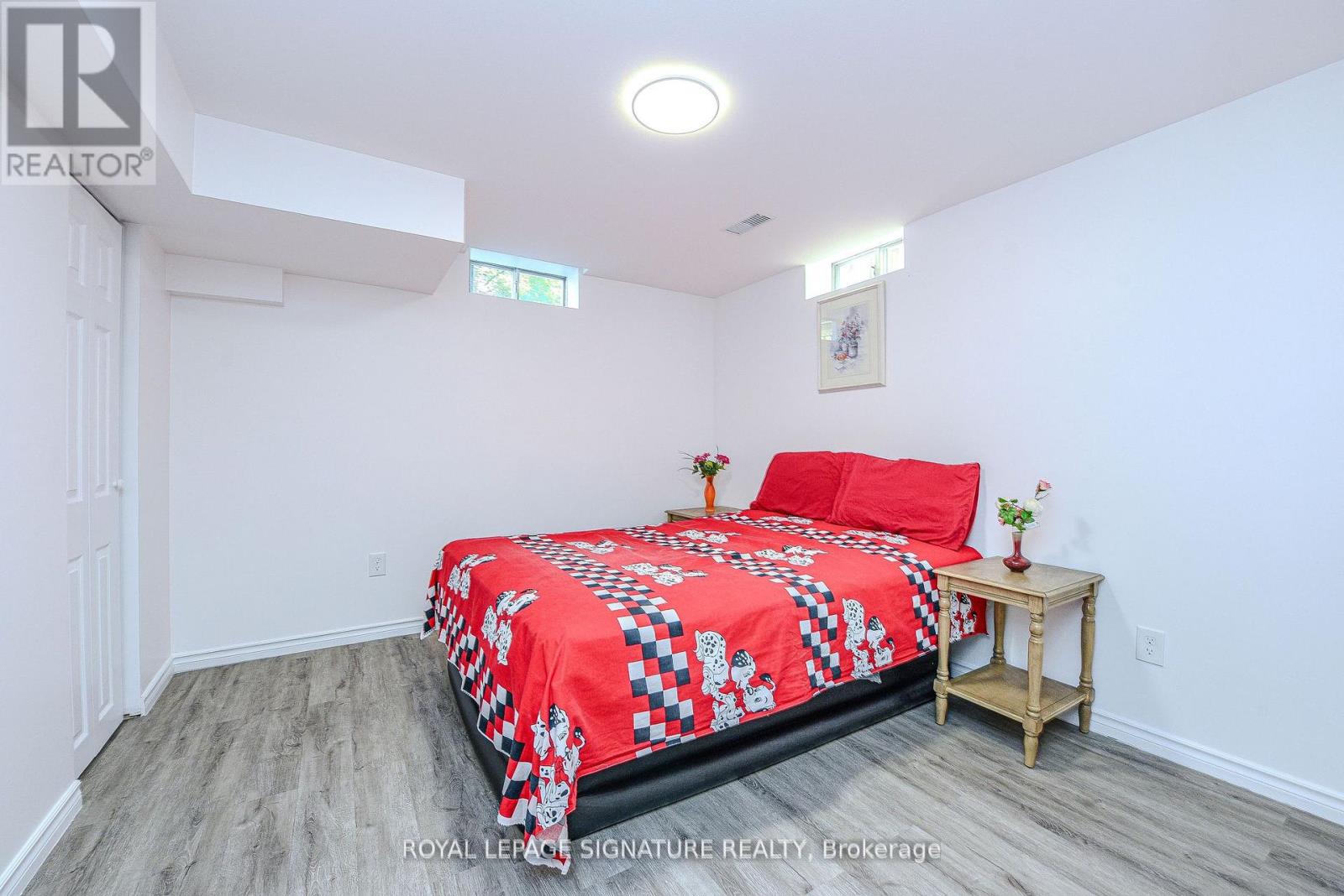Photo 3 of 2547 Raglan Court, Mississauga ON