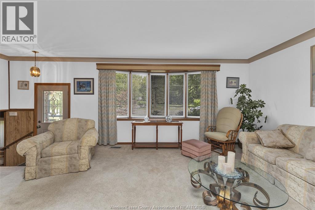 Photo 8 of 2565 Todd Lane, Lasalle ON