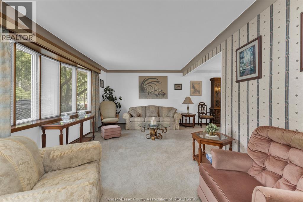 Photo 5 of 2565 Todd Lane, Lasalle ON