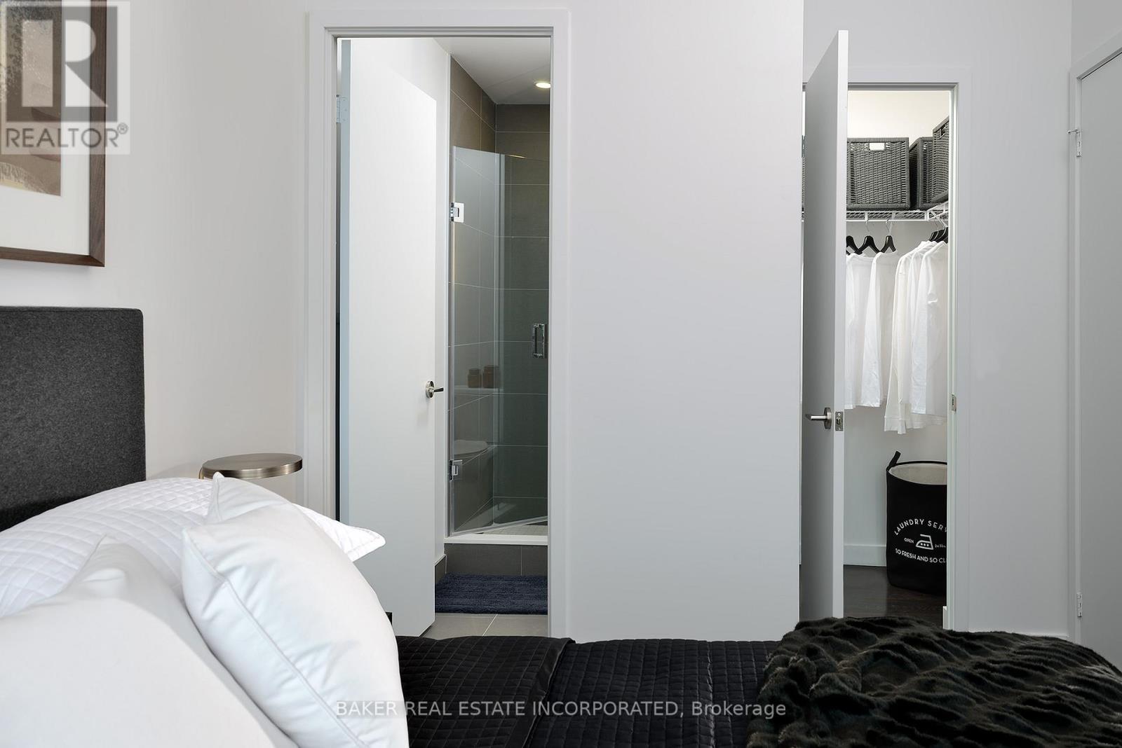Photo 12 of 3503 15 Roehampton Avenue, Toronto ON
