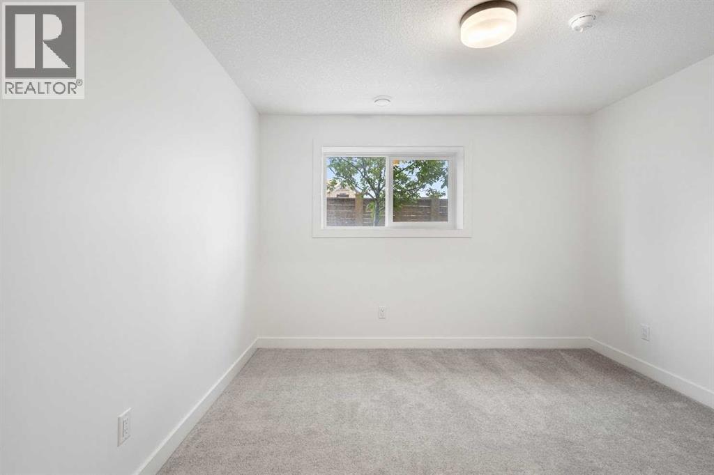 Photo 21 of 86 2117 81 Street Sw, Calgary AB