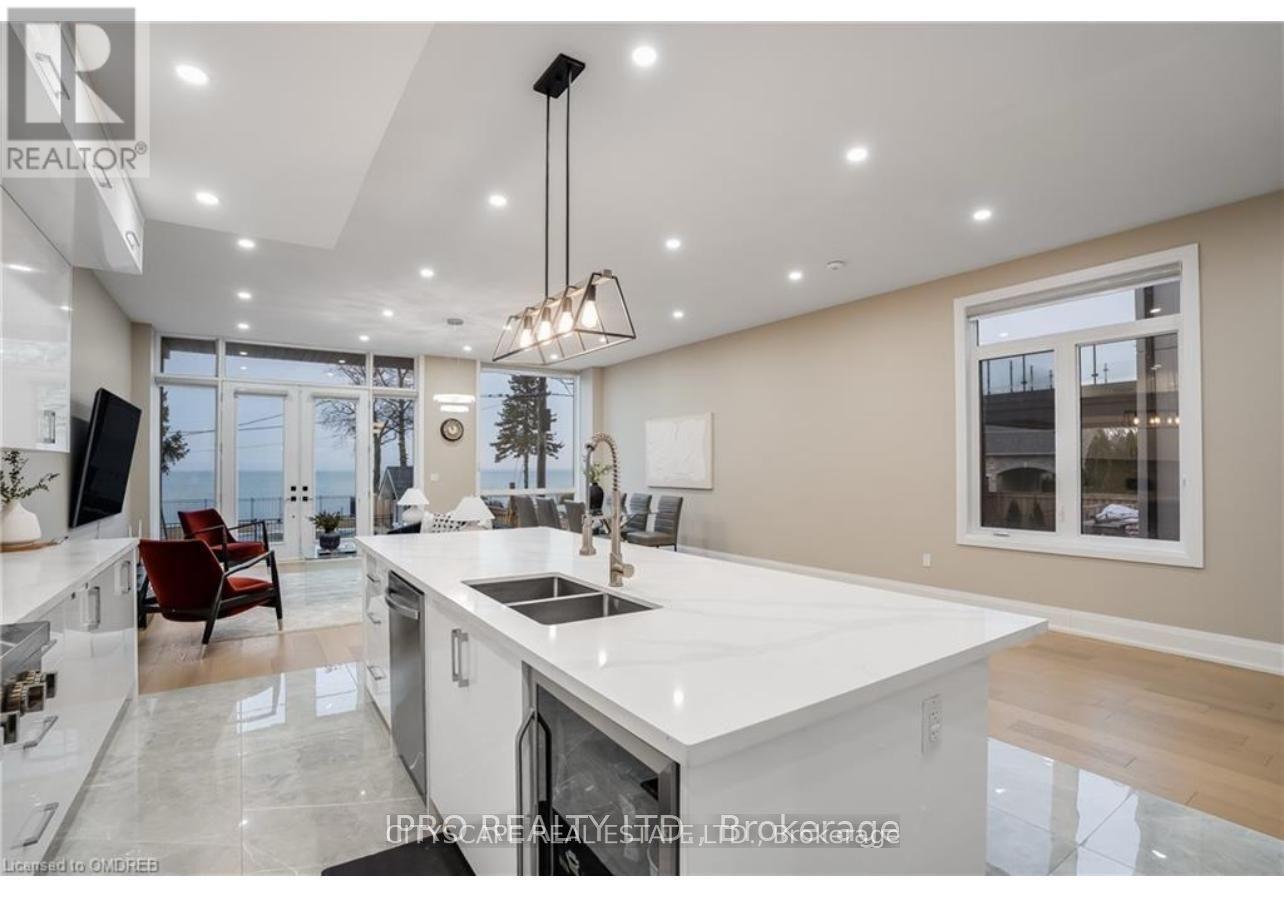 Photo 14 of 6 Campview Road, Hamilton ON