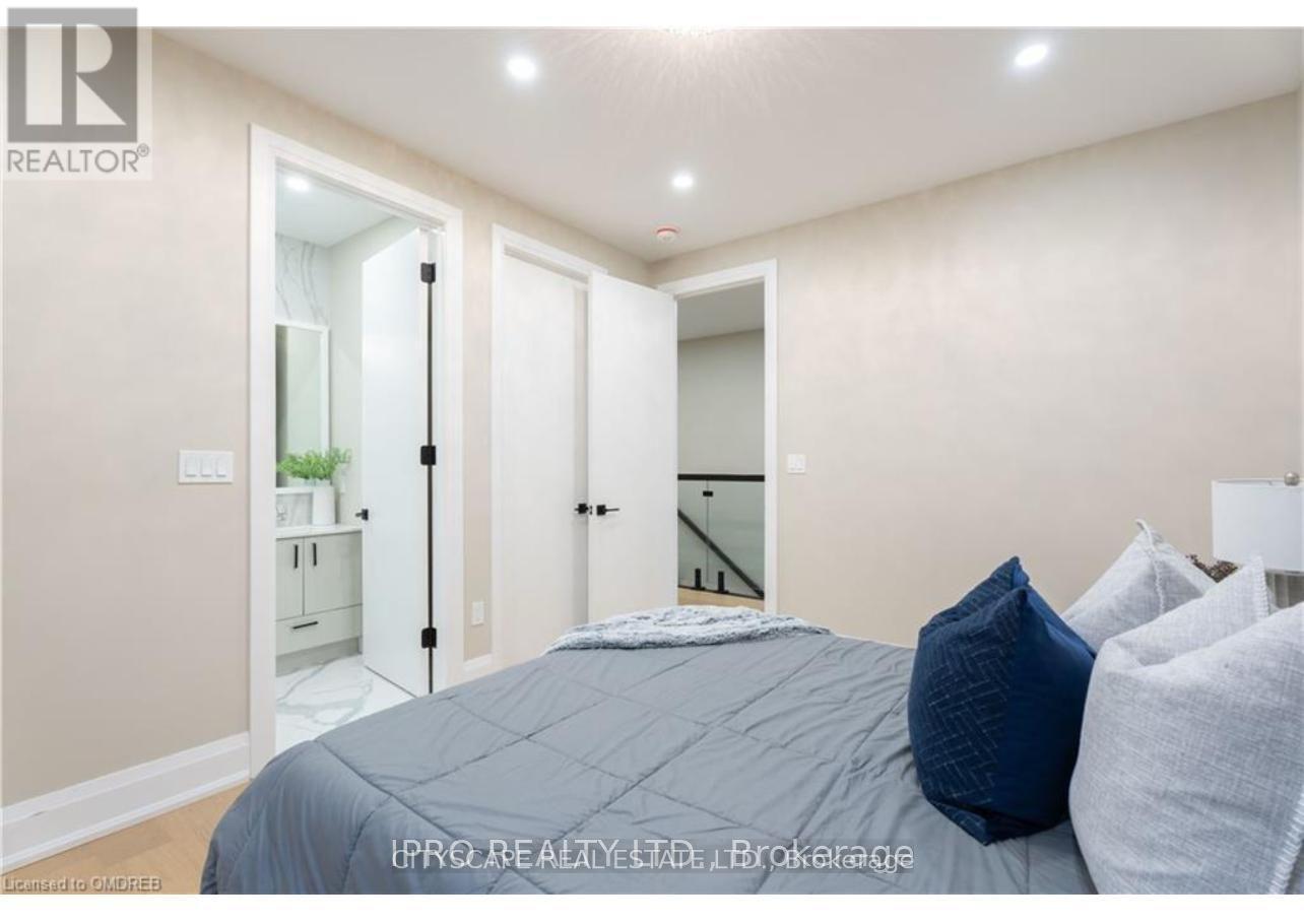 Photo 12 of 6 Campview Road, Hamilton ON