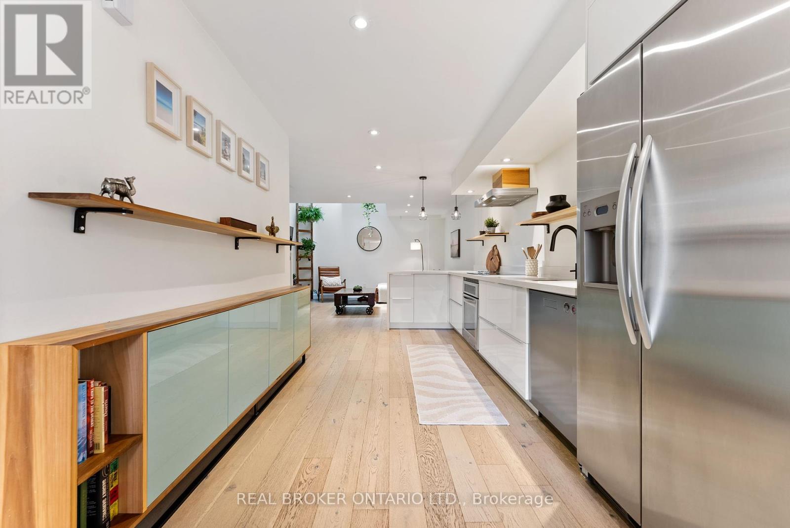 Photo 14 of 2 23 Macaulay Street W, Hamilton ON