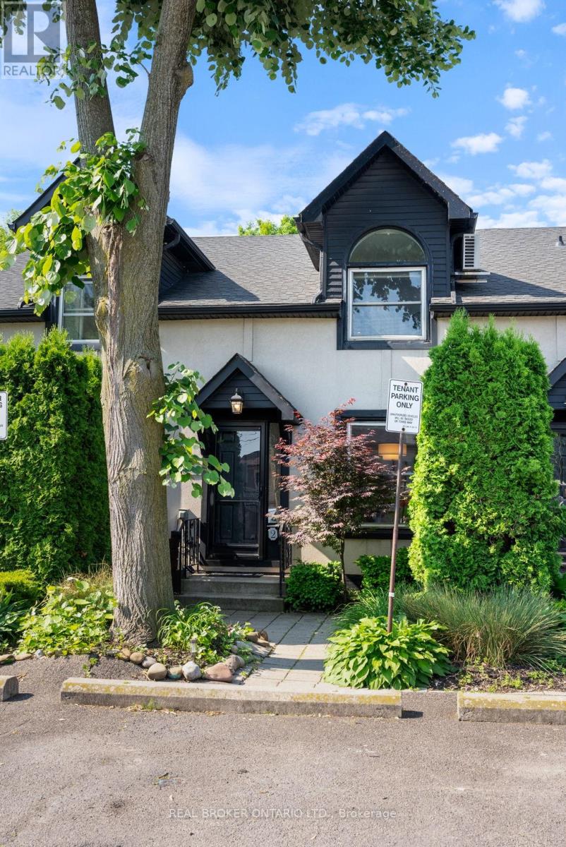 Photo 5 of 2 23 Macaulay Street W, Hamilton ON
