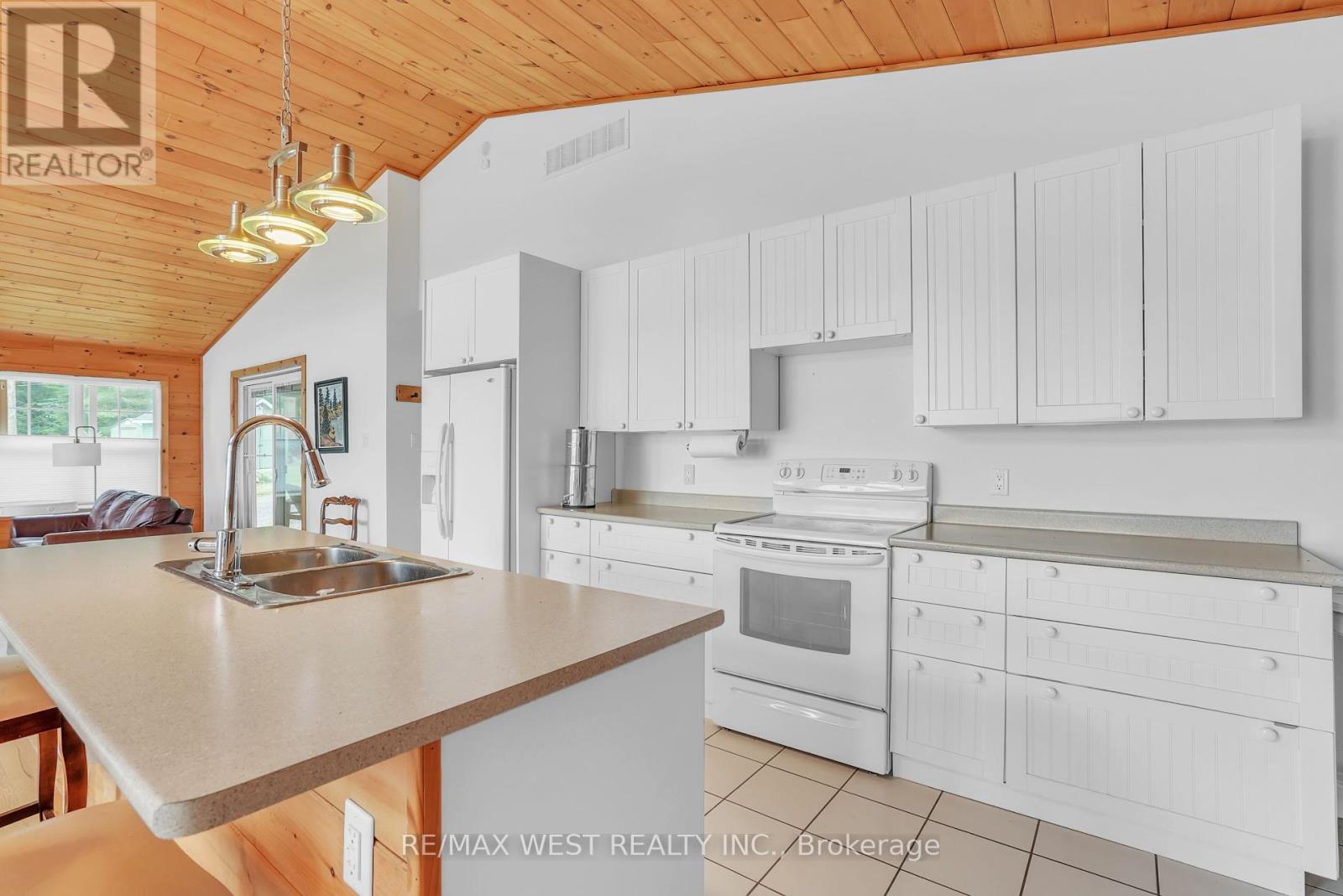 Photo 12 of 2982 Muskoka Road 169, Muskoka Lakes ON
