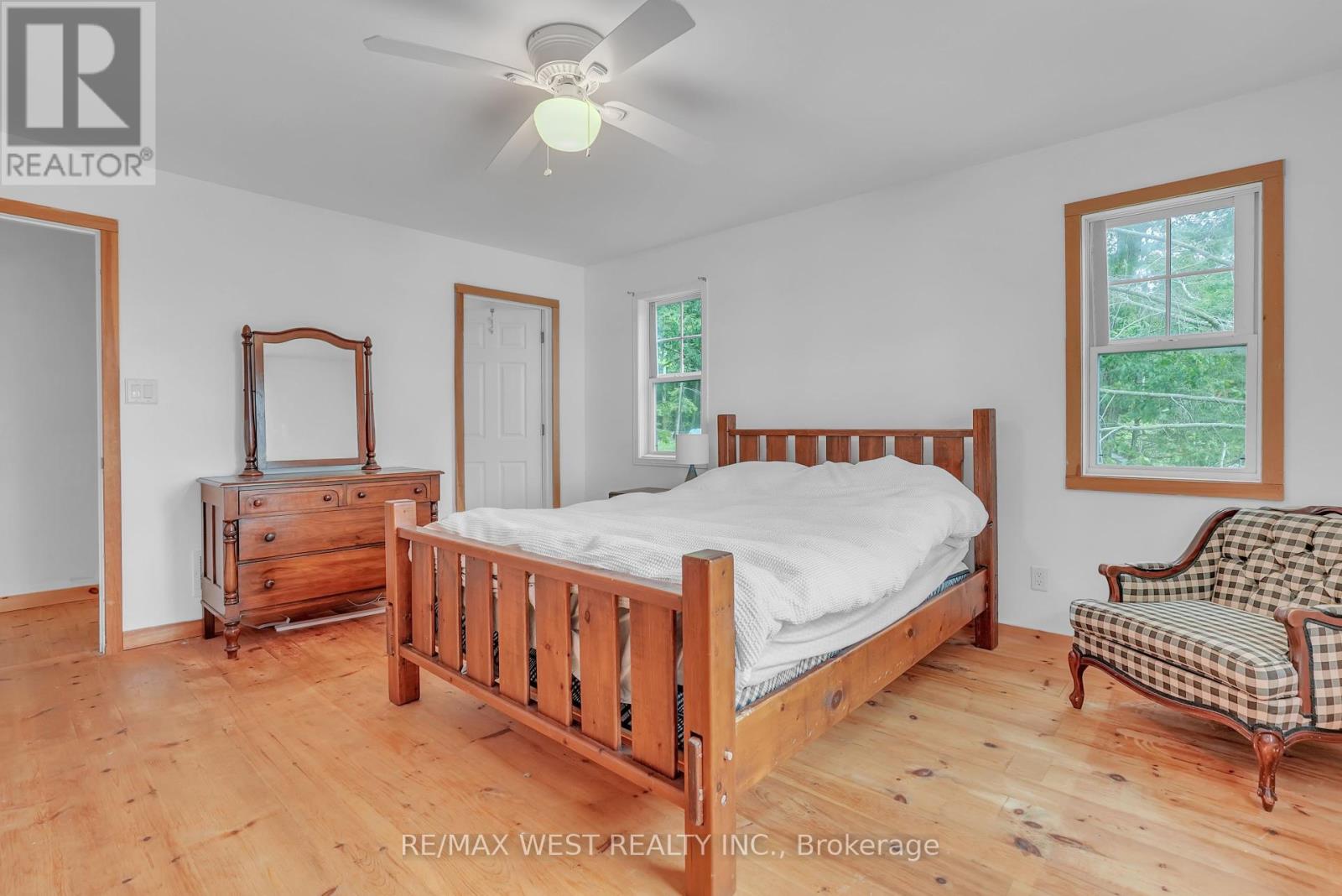 Photo 2 of 2982 Muskoka Road 169, Muskoka Lakes ON