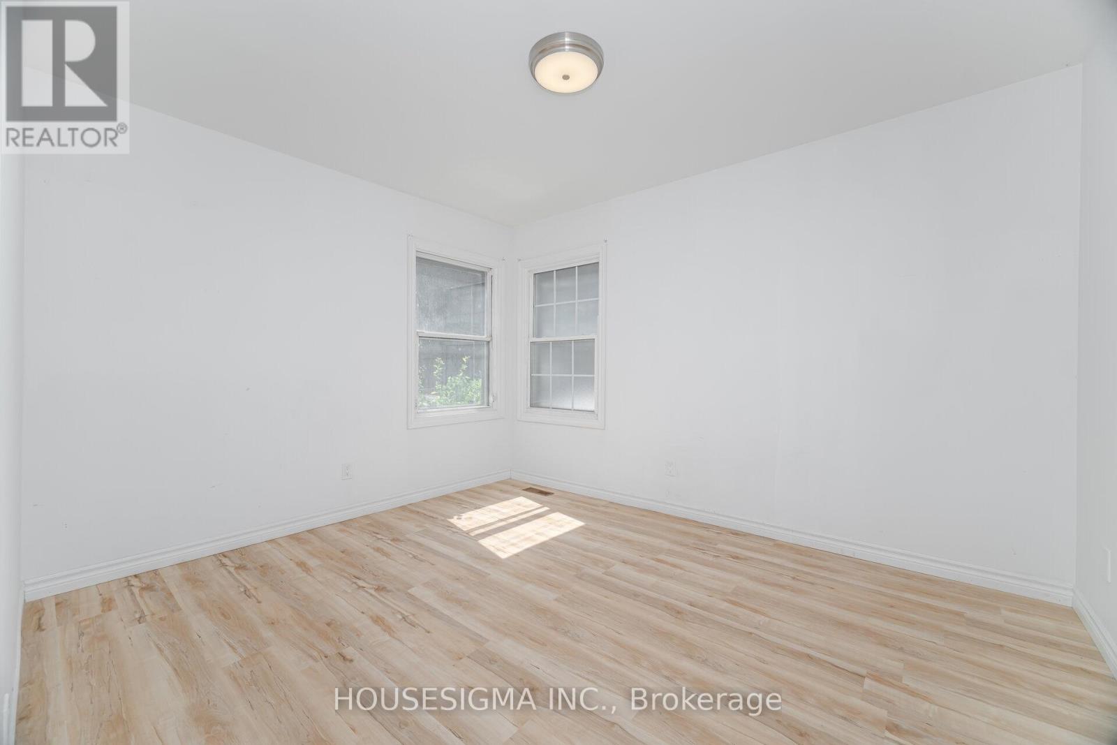 Photo 13 of 7 Doncaster Boulevard, St Catharines ON