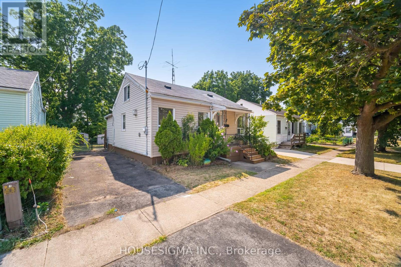 Photo 21 of 7 Doncaster Boulevard, St Catharines ON