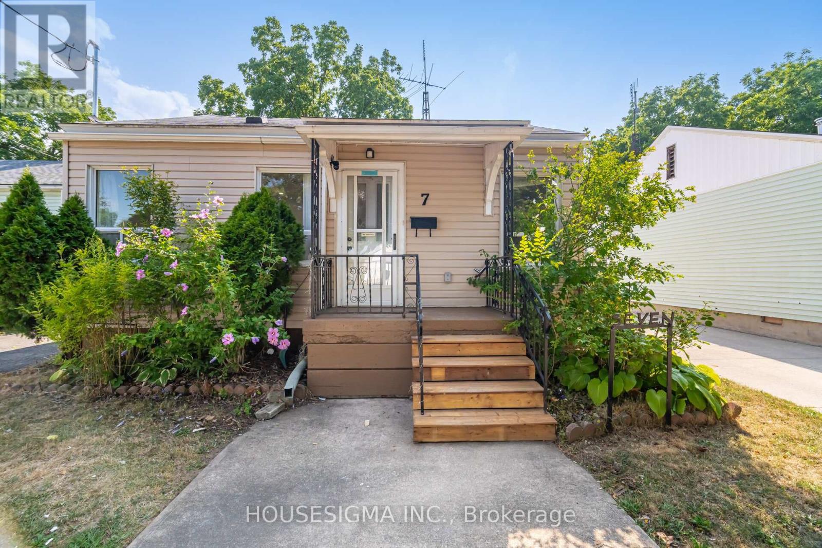 Photo 16 of 7 Doncaster Boulevard, St Catharines ON