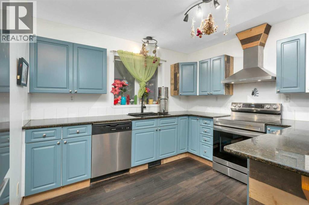 Photo 15 of 14 Harper Drive, Sylvan Lake AB