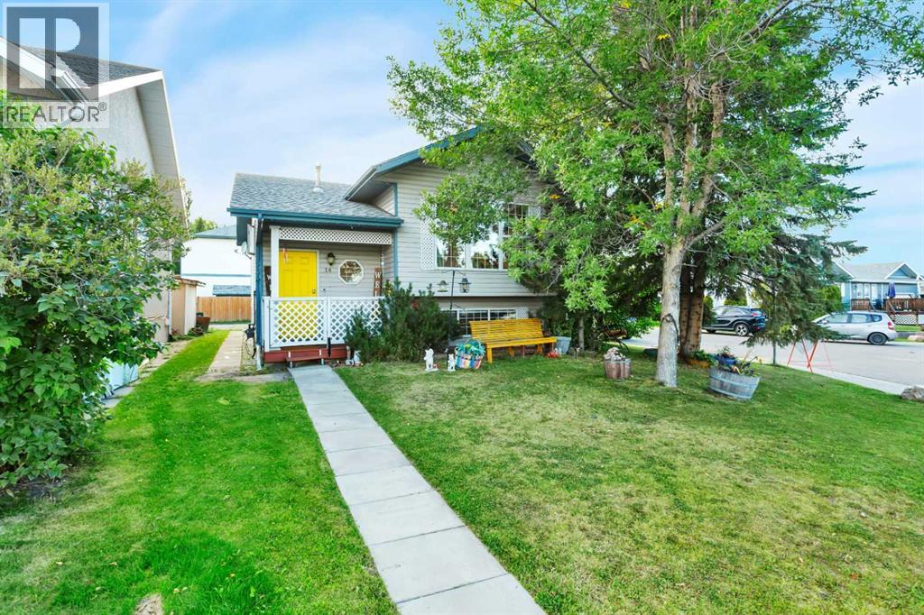 Photo 37 of 14 Harper Drive, Sylvan Lake AB
