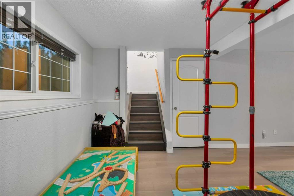 Photo 1 of 14 Harper Drive, Sylvan Lake AB