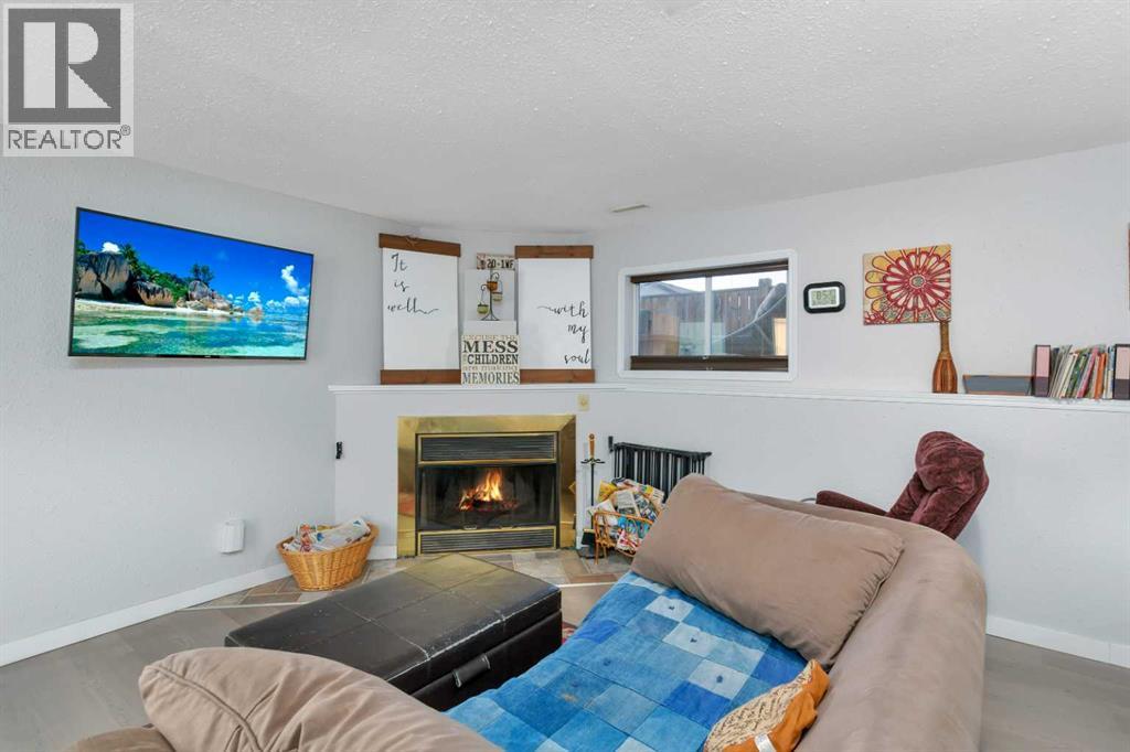 Photo 2 of 14 Harper Drive, Sylvan Lake AB