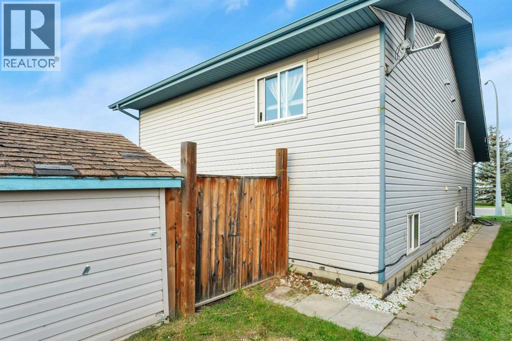 Photo 13 of 14 Harper Drive, Sylvan Lake AB