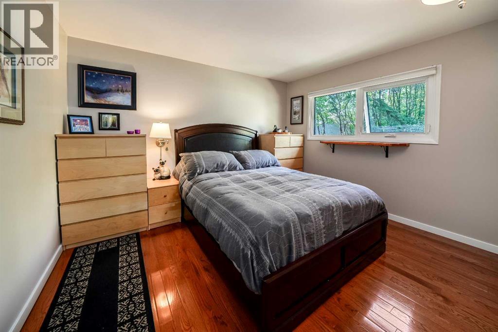 Photo 13 of 4444 50 Street, Sylvan Lake AB