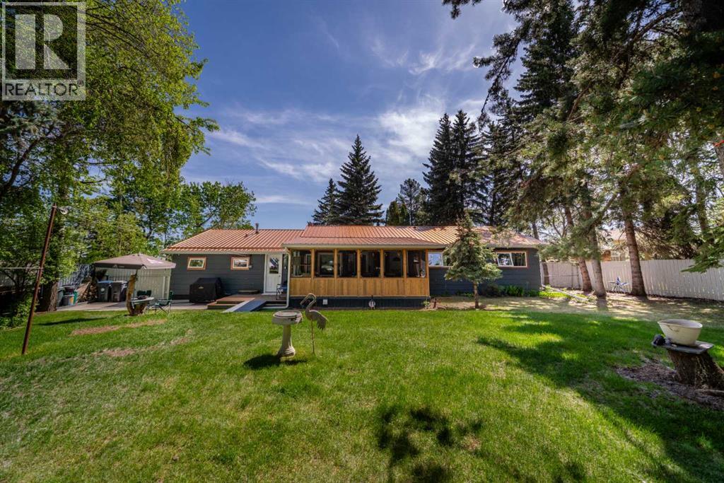 Photo 20 of 4444 50 Street, Sylvan Lake AB