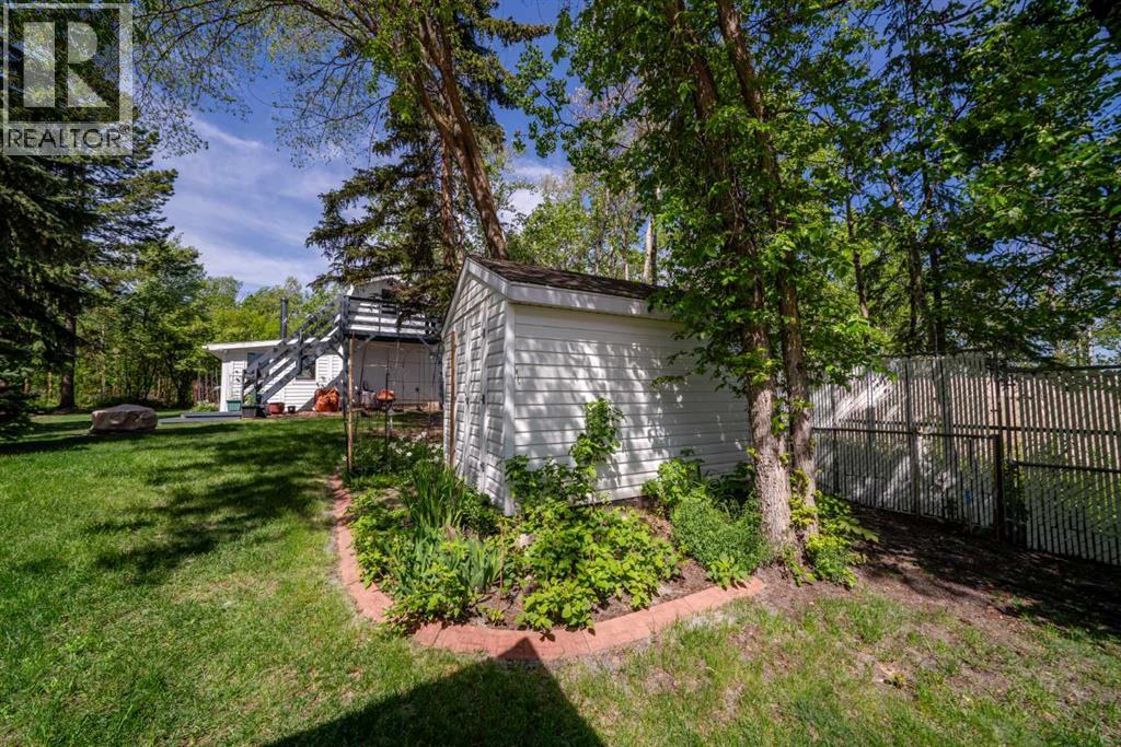 Photo 24 of 4444 50 Street, Sylvan Lake AB