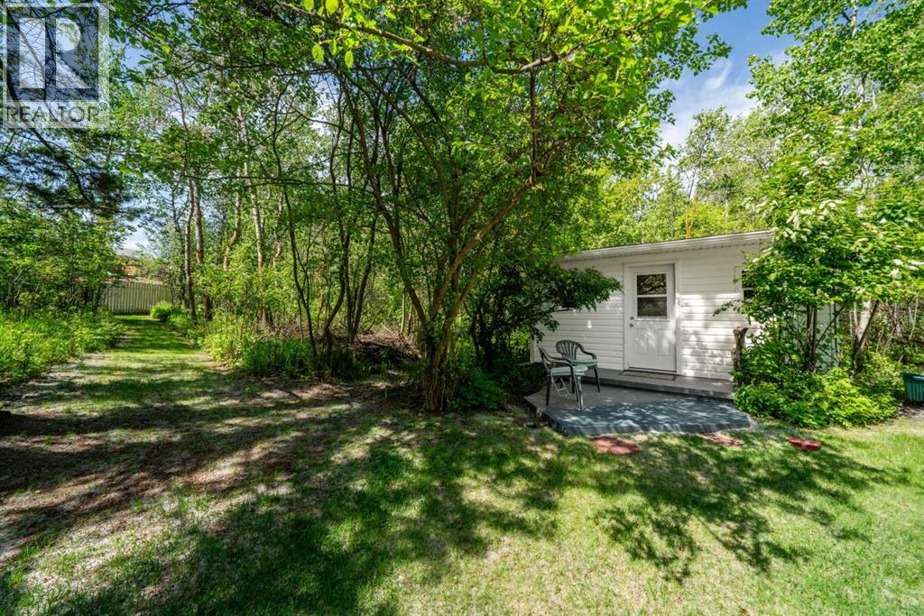 Photo 26 of 4444 50 Street, Sylvan Lake AB