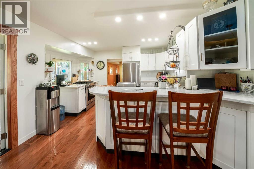 Photo 7 of 4444 50 Street, Sylvan Lake AB
