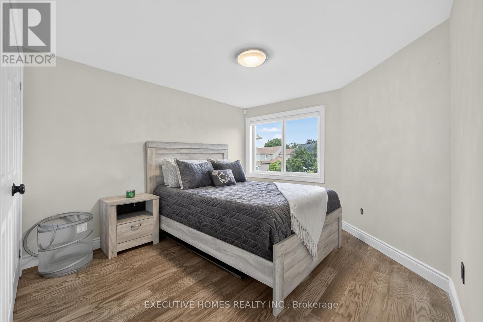Photo 29 of 2966 Tradewind Drive, Mississauga ON