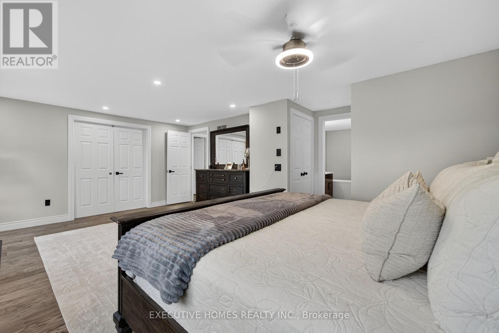 Photo 36 of 2966 Tradewind Drive, Mississauga ON