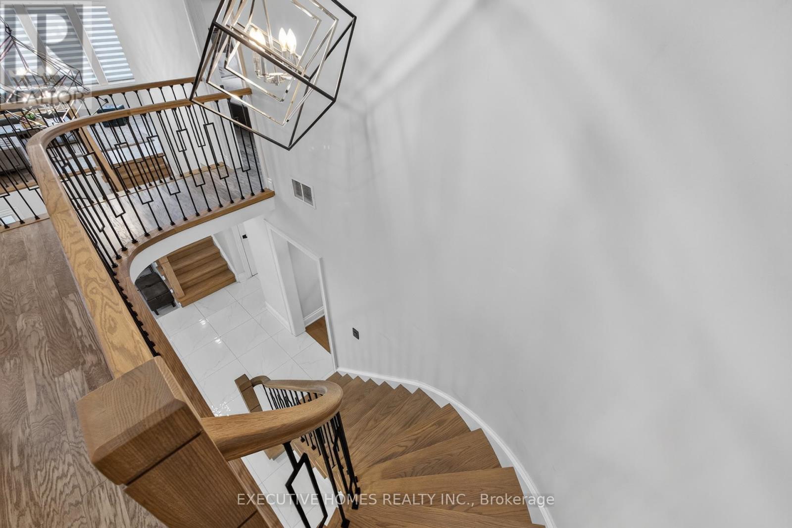 Photo 27 of 2966 Tradewind Drive, Mississauga ON