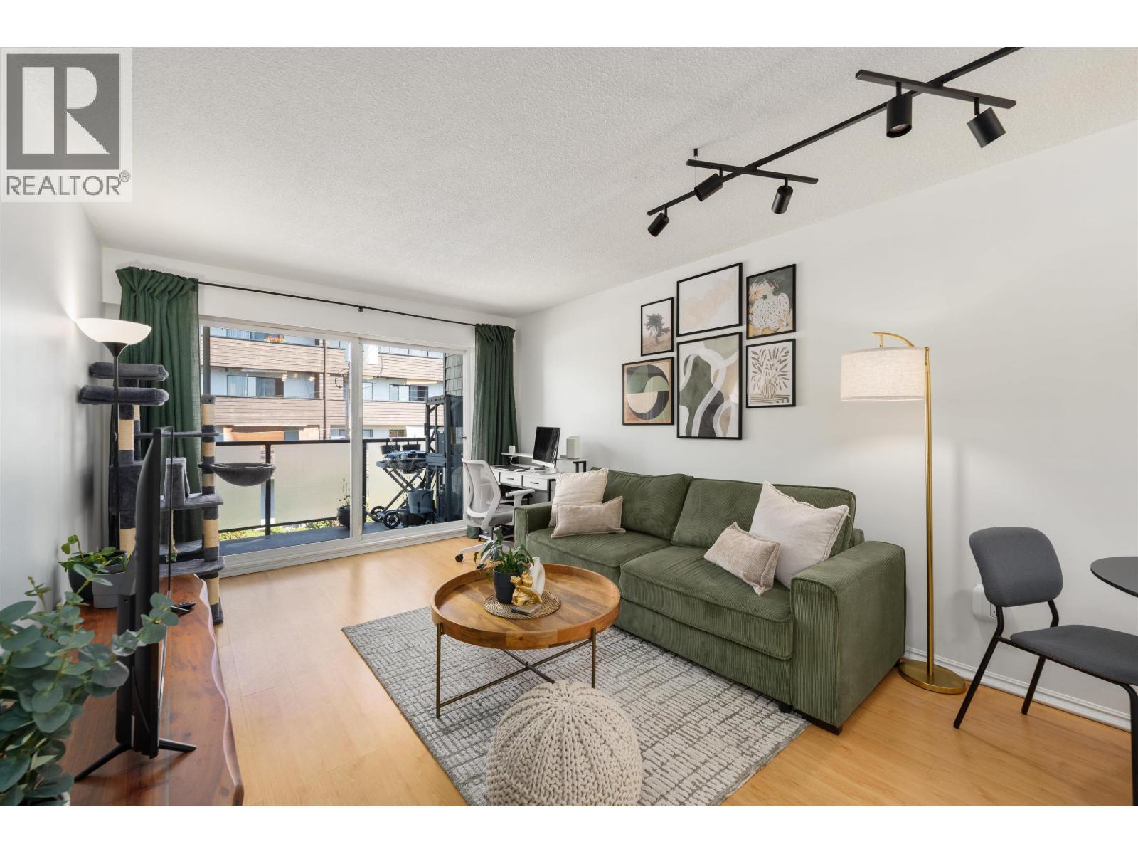 Photo 14 of 304 212 Forbes Avenue, North Vancouver BC