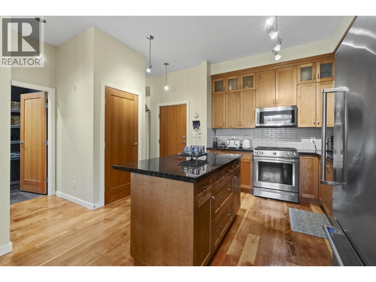 Photo 3 of 302 250 Salter Street, New Westminster BC