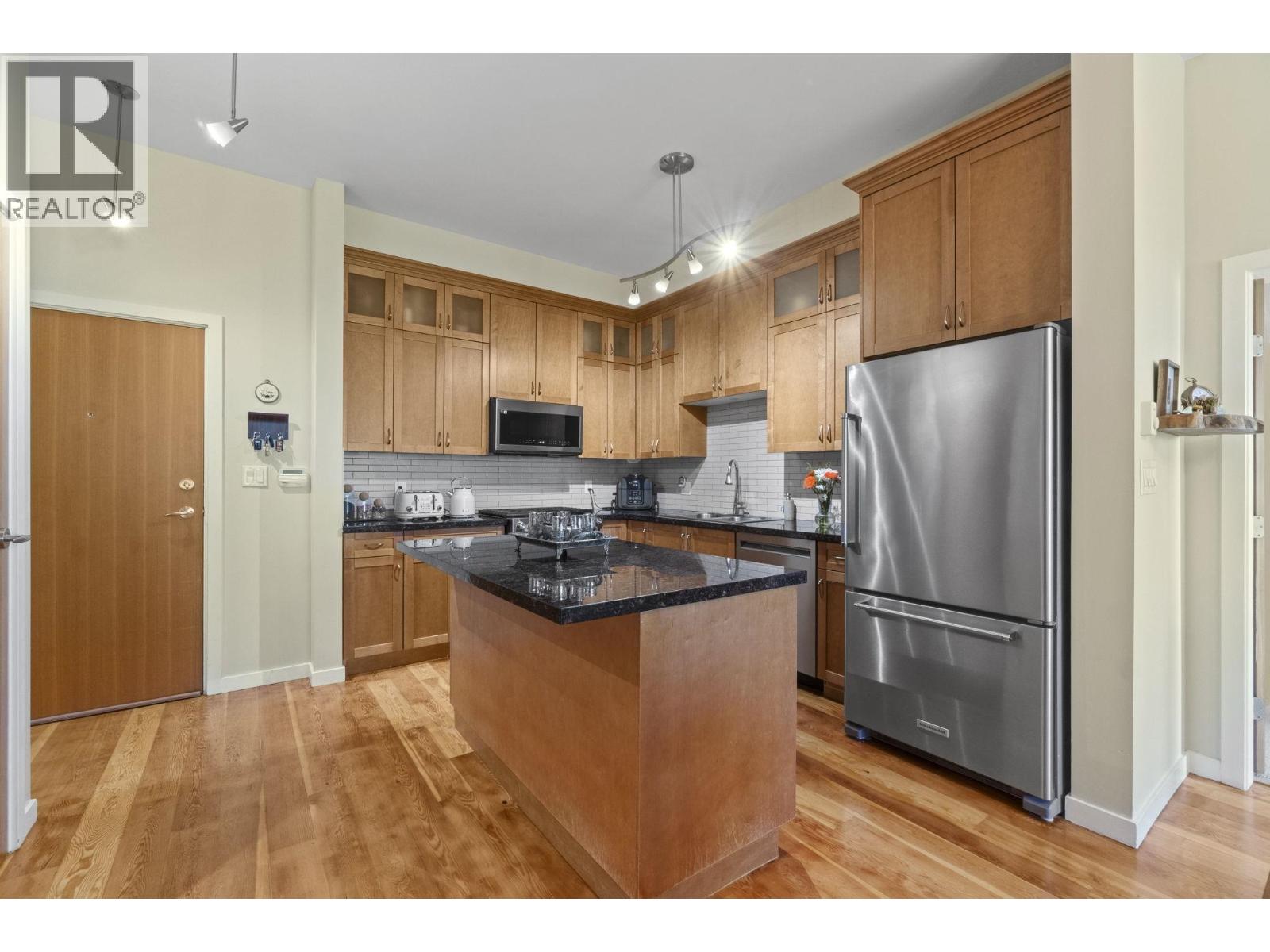 Photo 6 of 302 250 Salter Street, New Westminster BC