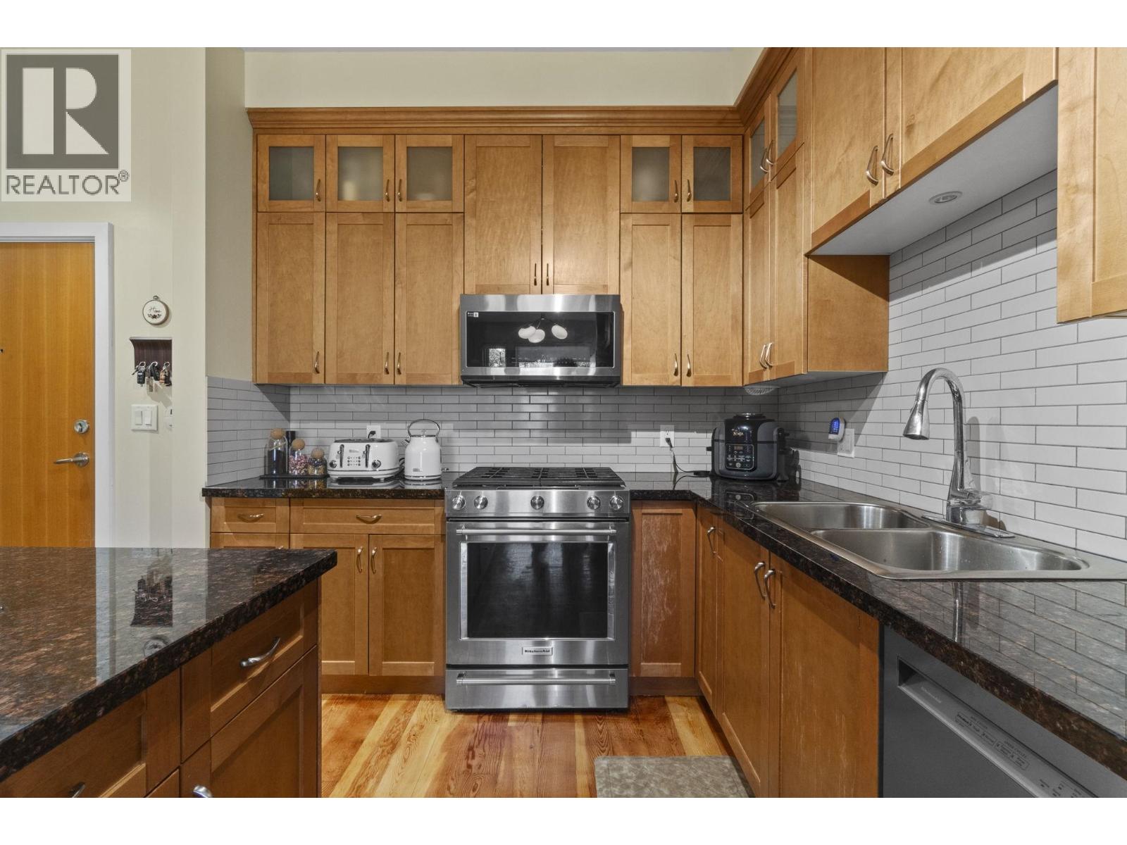 Photo 20 of 302 250 Salter Street, New Westminster BC