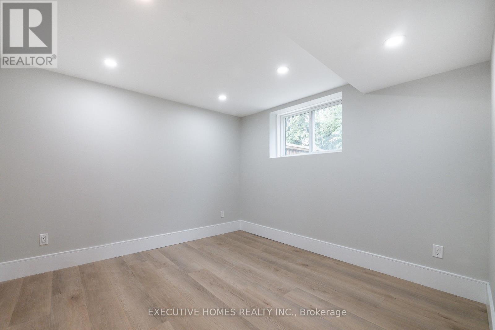 Photo 46 of 2966 Tradewind Drive, Mississauga ON