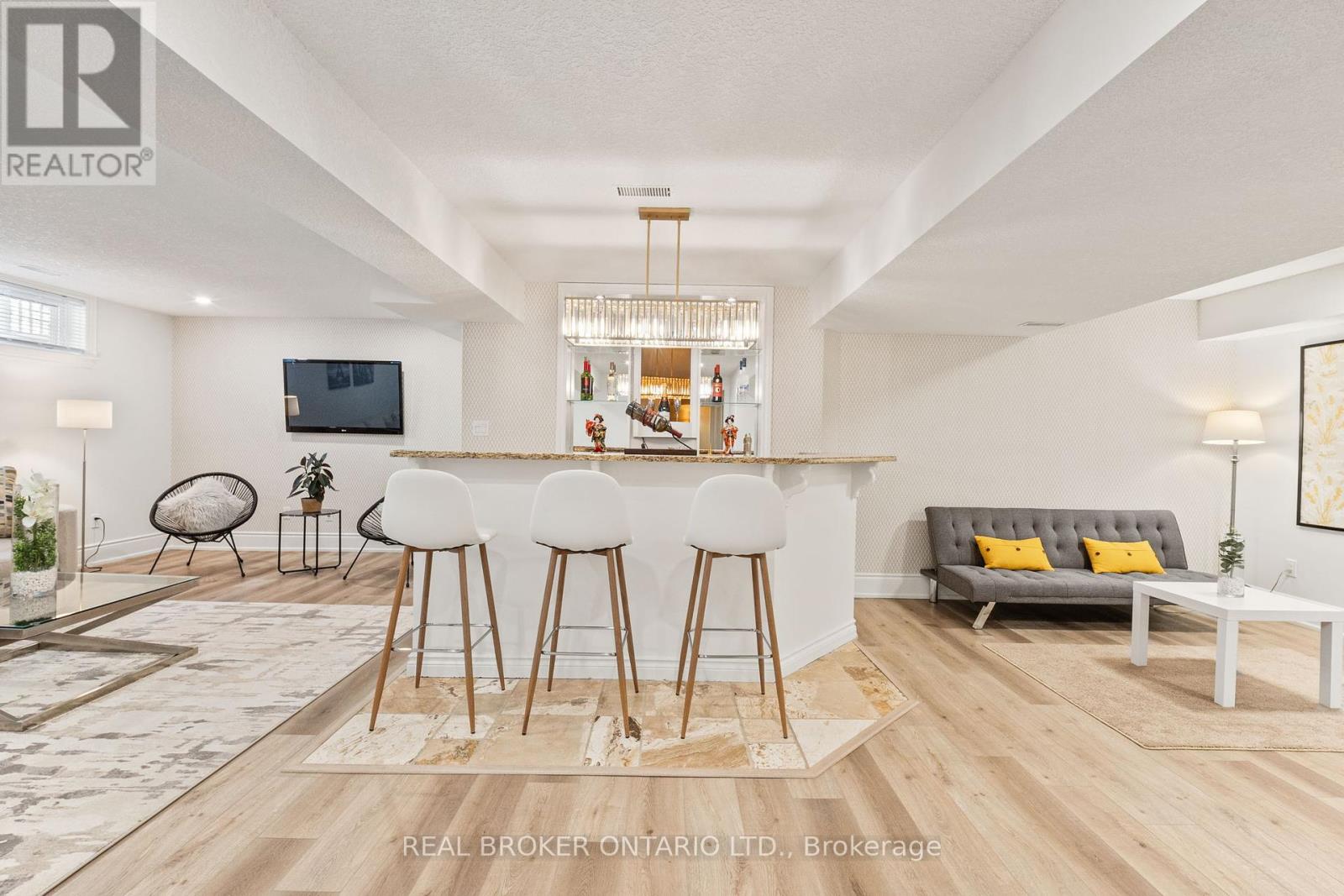 Photo 34 of 215 Black Maple Court, Kitchener ON