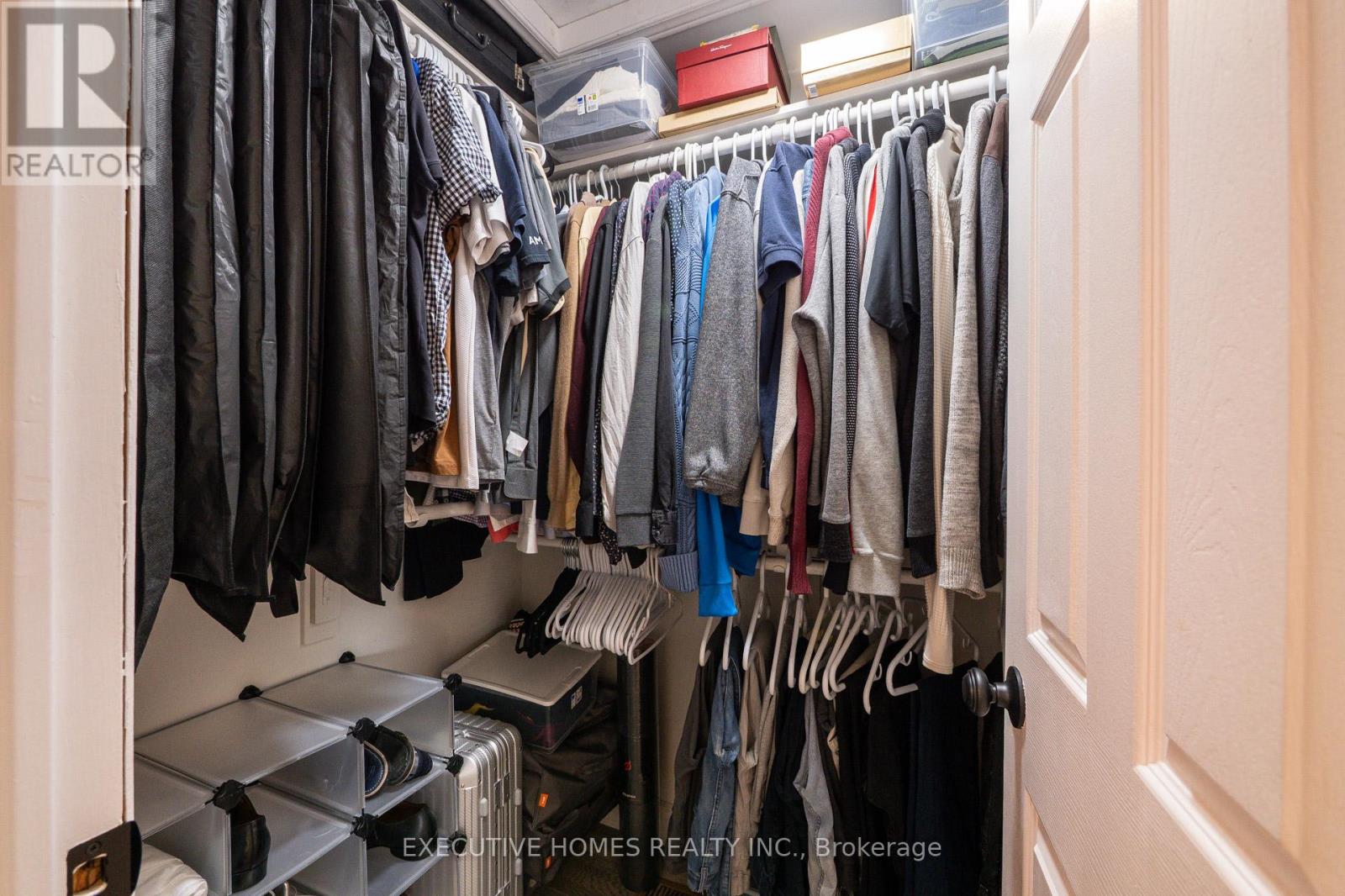 Photo 37 of 2966 Tradewind Drive, Mississauga ON
