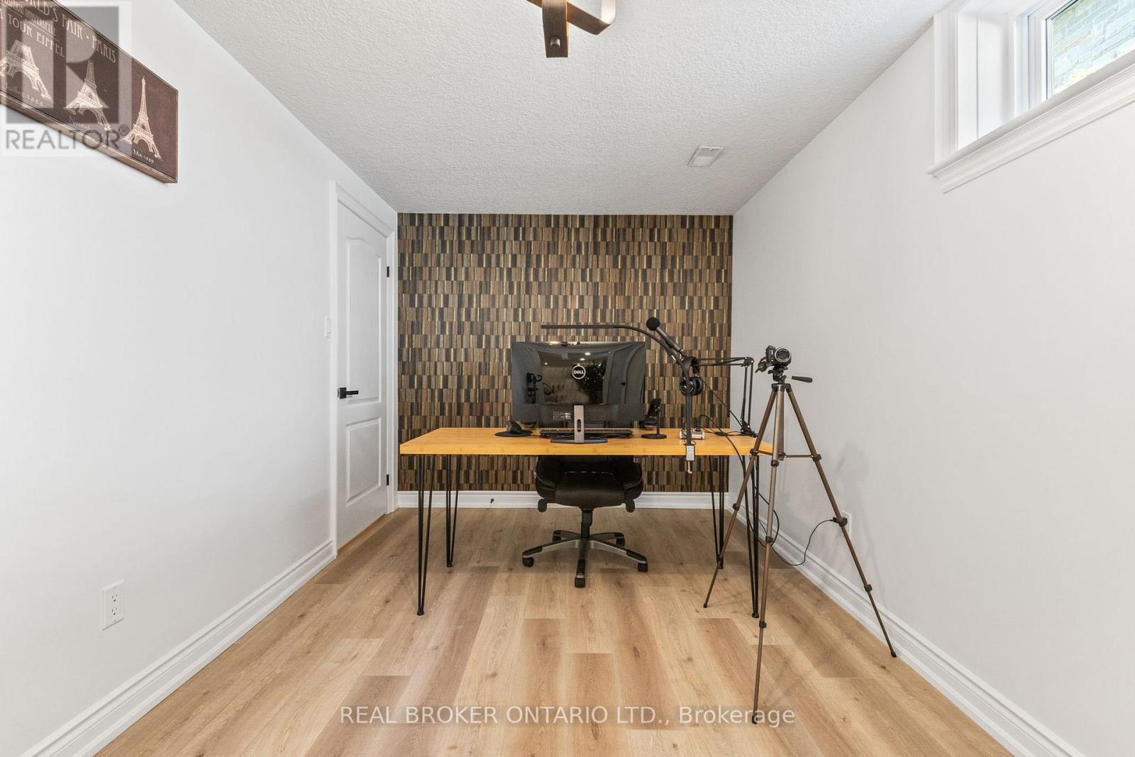 Photo 37 of 215 Black Maple Court, Kitchener ON