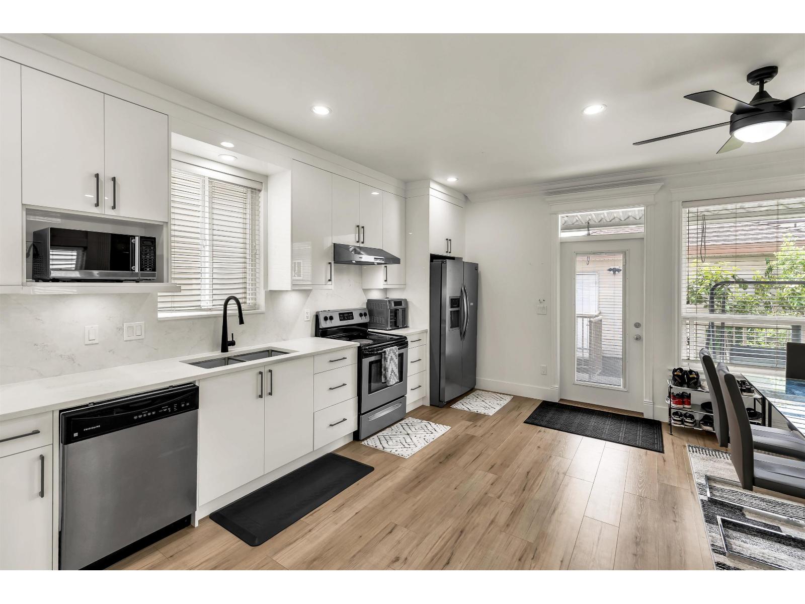 Photo 6 of 14838 72 Avenue, Surrey BC