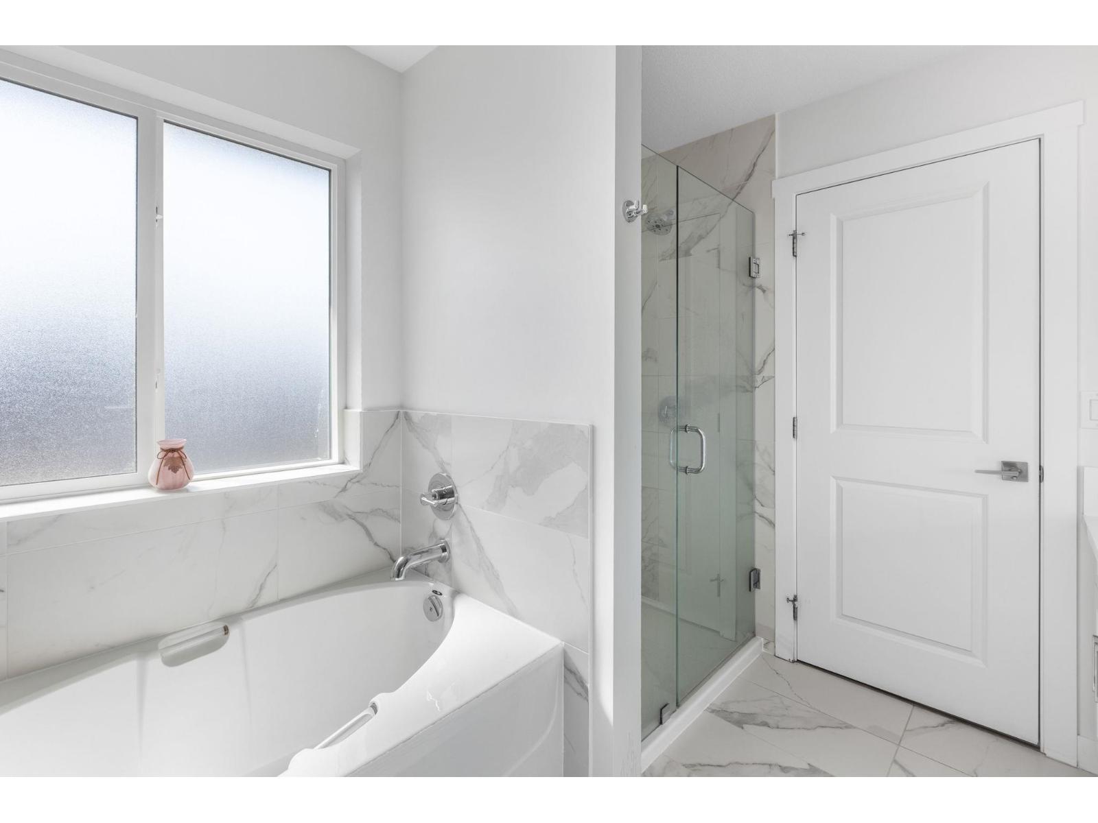 Photo 5 of 20278 82 B Avenue, Langley BC