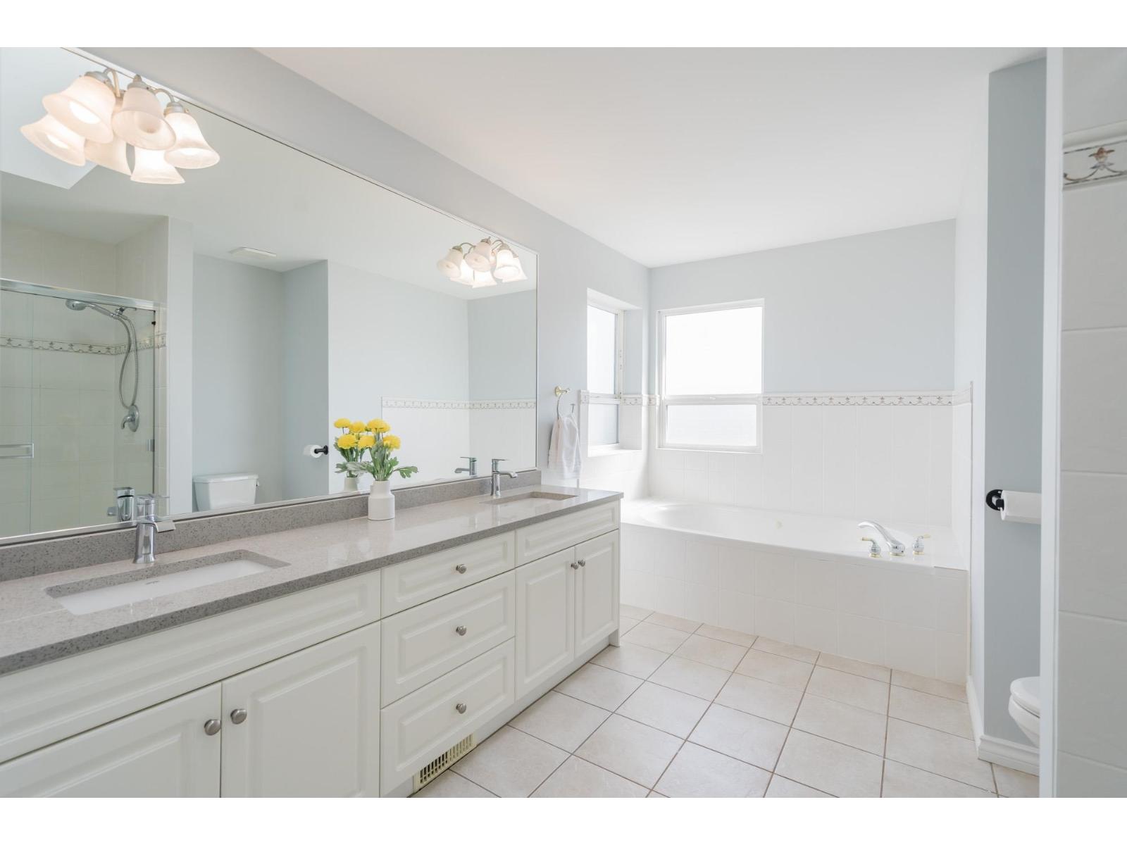 Photo 6 of 16527 108 Avenue, Surrey BC